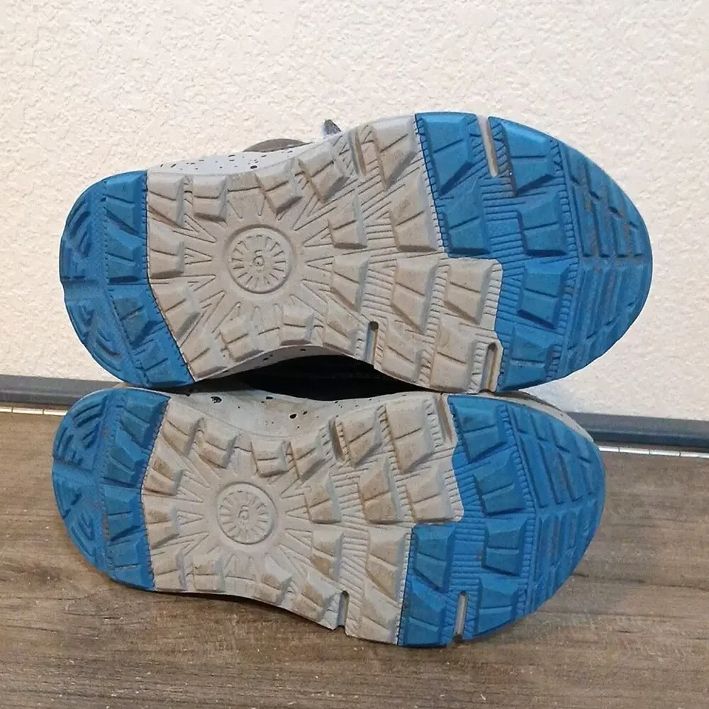 UGG Unisex-child T Dannie Weather Toddler Boots
